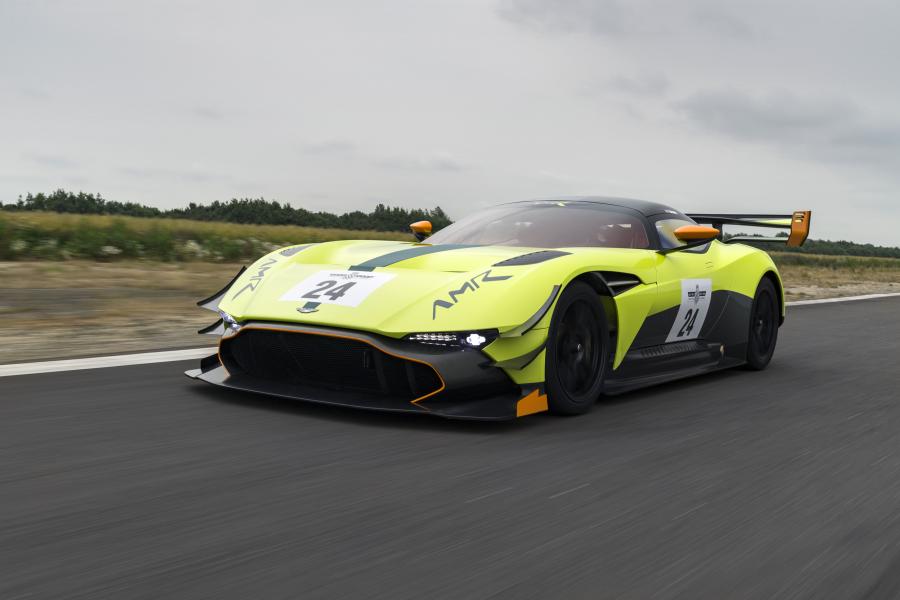  Aston Martin Vulcan AMR Pro 2017 года  (фото 7 из 19)